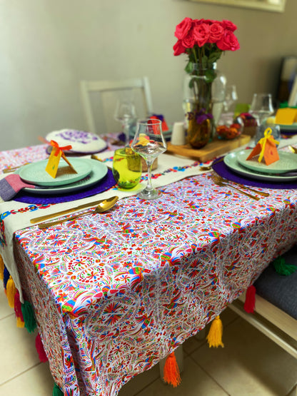 Yaayan Tablecloth