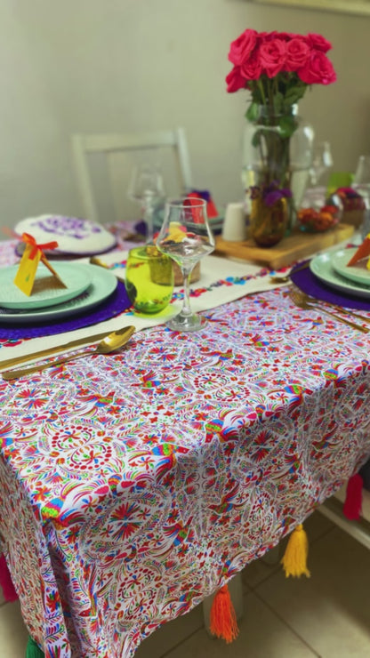 Yaayan Tablecloth